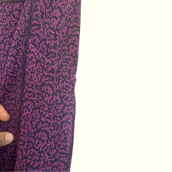 ATHLETA ULTIMATE STASH POCKET 7/8TH LEGGINGS STATIC BLACK AND FUCHSIA SIZE SMALL - Picture 9 of 14